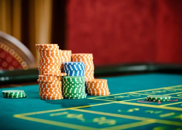 floki toto live casino interface with blackjack and roulette tables